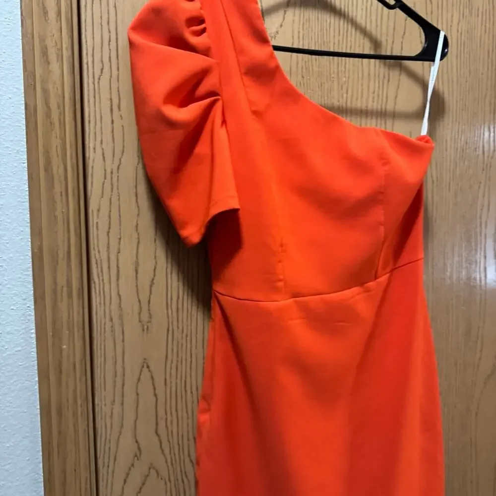 Lulu’s one shoulder dress size Small - Picture 5 of 7